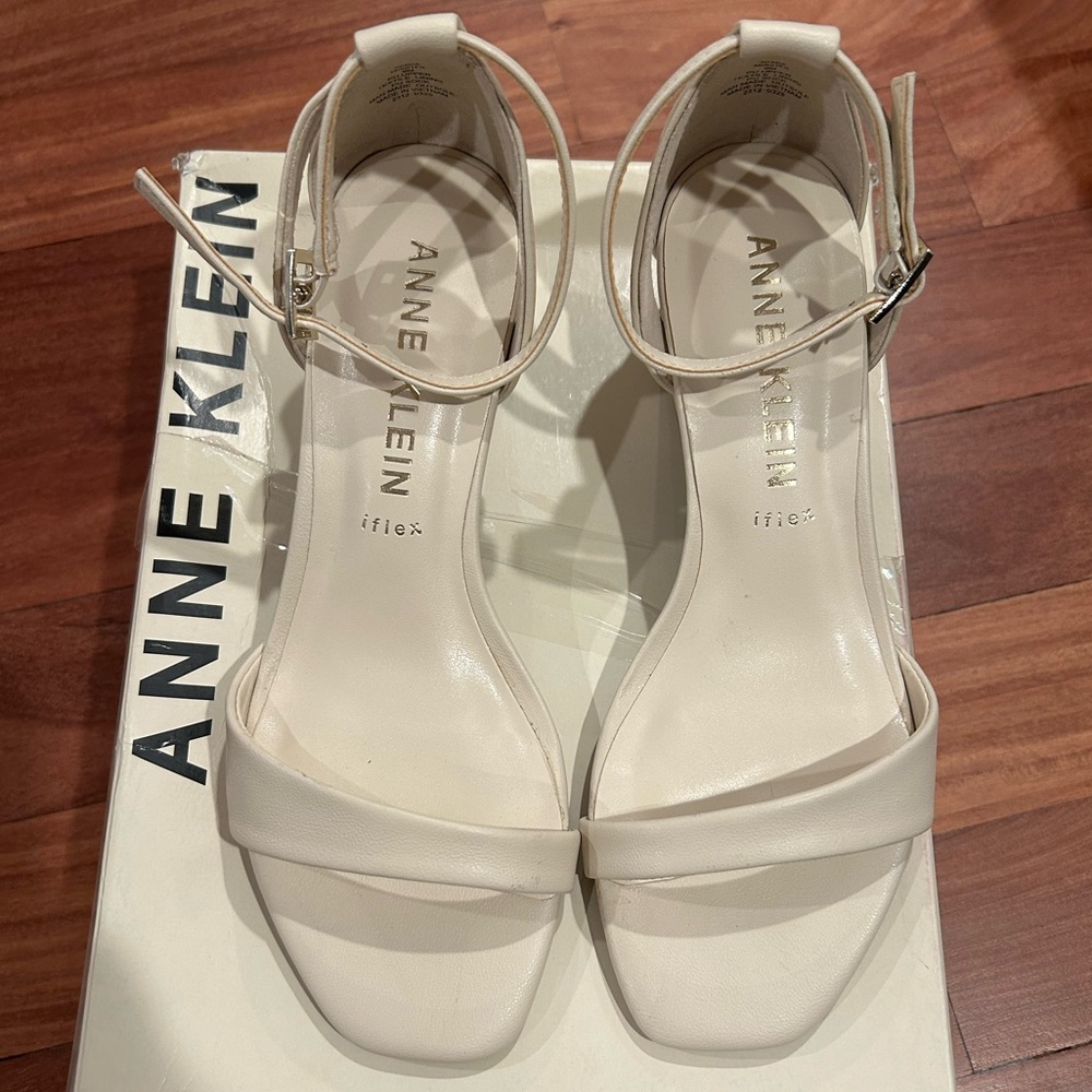 Anne Klein Women's Mia Ankle Buckle Strap Dress Sandals Block Heel Size 6 Bridal - Picture 7 of 11